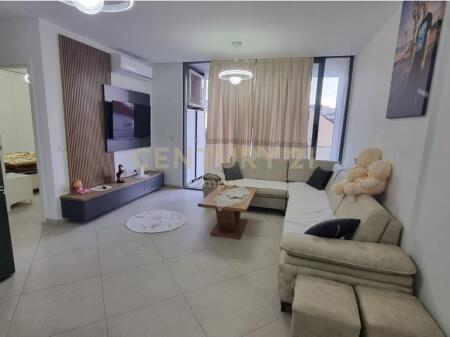 APPARTAMENTO 2+1+2 CON POSTO AUTO, IN AFFITTO A Fiori Di BOSCO!