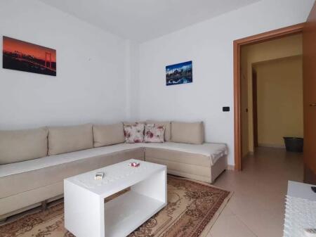 Jepet me qira apartament 2+1 te Sheshi Willsom!