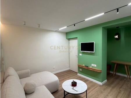 Jepet me qira apartament 2+1 në Rrugën e Kavajës, Tiranë.