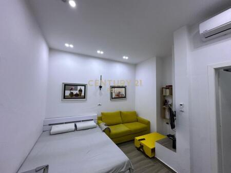 JEPET GARSIONERE ME QIRA MATERNITETI RI !