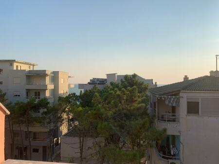 Jepet apartament me qera 1+1