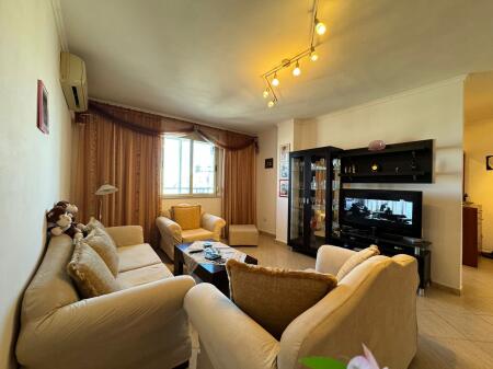 Shitet Apartament 2+1