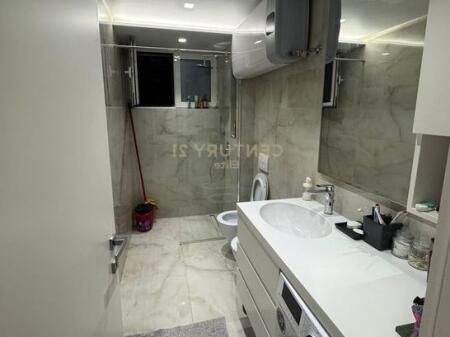 Shitet Apartament 2+1 ne Bryll.