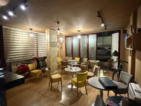 Near the Paris Municipality, Business Premises for Sale with Veranda & Near the Main Road!