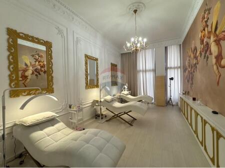 Eyelash business for sale on Kavajes street