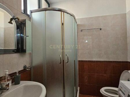 We rent a 1+1 apartment in Myslym Shyr !