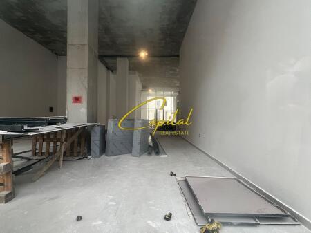 DYQAN ME QERA 200 M2 RRUGA E BARRIKADAVE 4.500 EURO