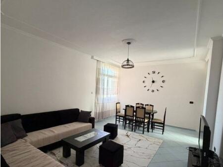 Jepet me qira Apartament 3+1+2 – tek Rruga “Mine Peza”, pranë Qendrës!