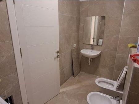 In vendita super appartamento 2+1+2 con 2 balconi ad Asl 2.