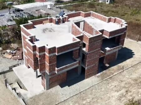 SHITET VILE NE NDERTIM TE GJIRI I LALZIT