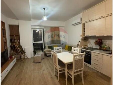 Jepet me qira apartament 1+1 te Kontakti SIRI 2.