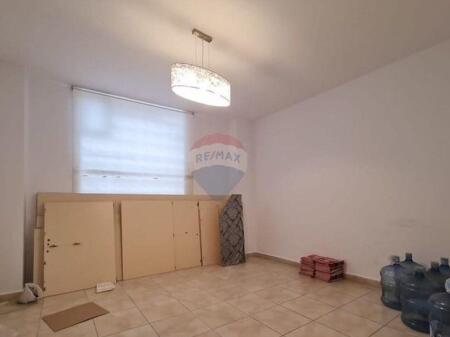 Zyrë - Për Qira - Rruga e Barrikadave, Tiranë!!! ID: 530571010-12