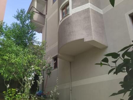 Shitet vile 3 kateshe ne Selite