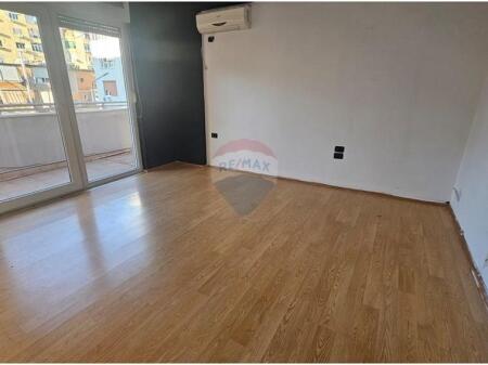 Office space for rent behind Post Office No. 8