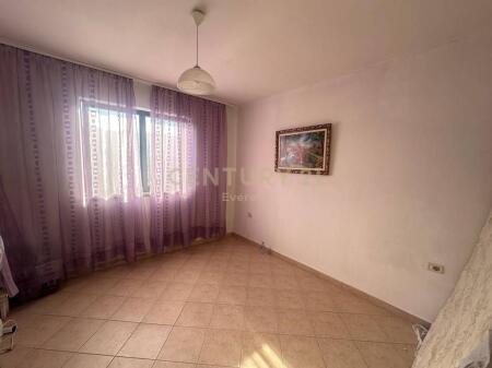 Irfan Tomini, Apartament 2+1 Per Qira