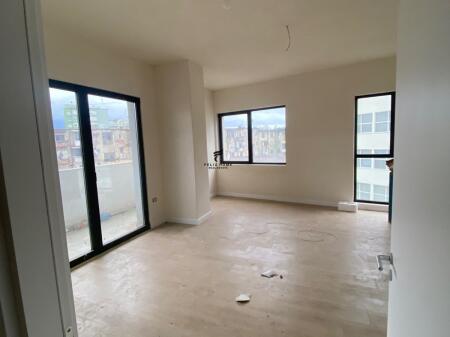 UFFICIO IN AFFITTO 115 M2 VASIL SHANTO 110.000 LEKE