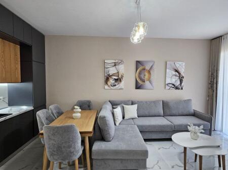 APARTAMENT ME QERA 1+1 XHAMLLIK 600 EURO