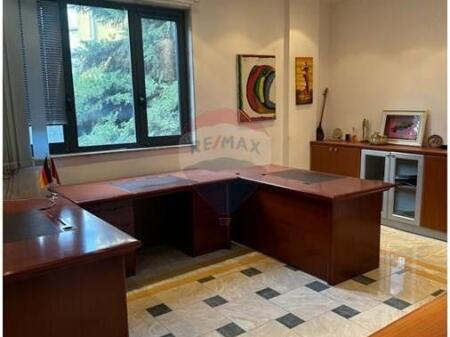 Jepet ambient zyre me qira ne Qender!