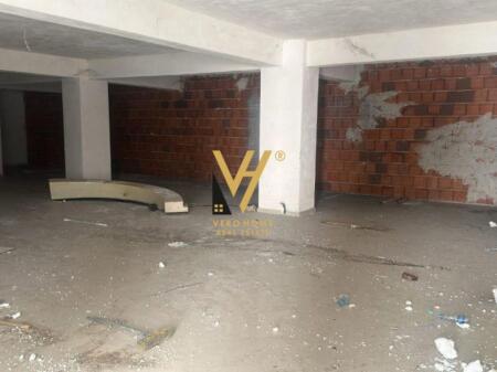 LOCALE COMMERCIALE IN VENDITA 262 M2 A FRESK, LINZE 262.000 EURO