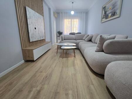 Shitet Apartament 2+1