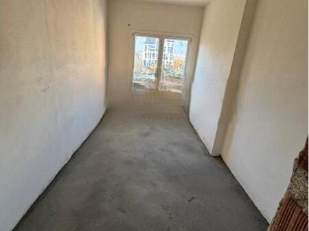 SHITET APARTAMENT 2 + 1 + POST PARKIMI TEK SHKOLLA E KUQE ! 198,000 €