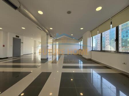 Rent, Office space, Zogu i Zi