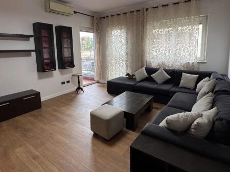 Shitet, Apartament 2+1+2, Oxhaku , Tiranë