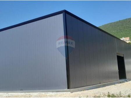 Warehouse for sale in the Tufina area.