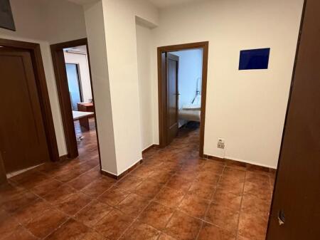 Myslym Shyri Jepet Apartament 2+1 Me Qera Per Zyra Ose Banim