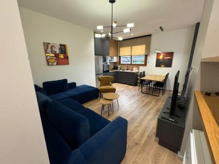 apartament 2+1 me qira 5 minuta nga Komuna