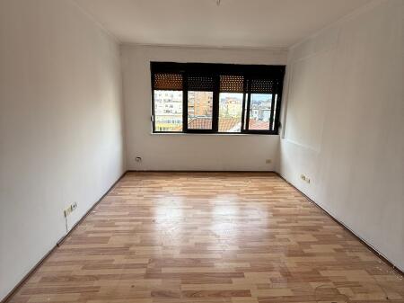 Ambjent per zyra 130m2 📍Bllok