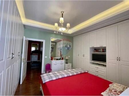 Apartament - Për Shitje - Pallatet e Verdha, Tiranë