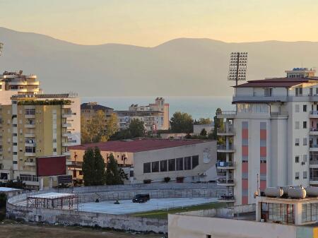 APARTAMENT 1+1 NË SHITJE PRANË PALESTRËS SË MUNDJES, VLORE