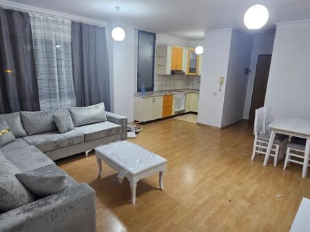 🏢Yzberisht, vicino a Corner Lounge, affittasi appartamento 2+1+2, arredato. 50.000 Leke