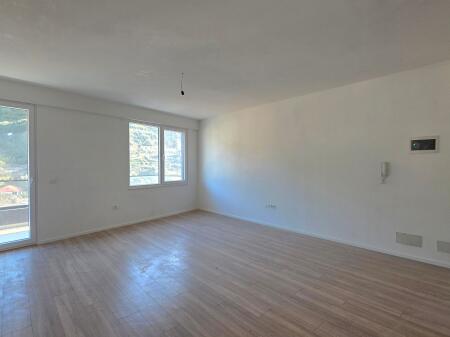 Apartament 1+1 në shitje në Lungomare, Vlorë