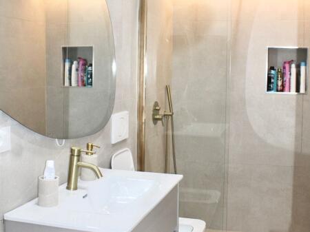 APARTAMENT 2+1 per SHITJE NE BLLOK TE KAFE ROMA  📍Pallatet agimi