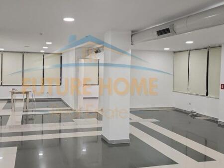 Qira, Ambient per zyra, Zogu i Zi