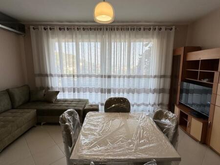 Vendesi appartamento tipo duplex  2 posti auto A Kodra e Diellit