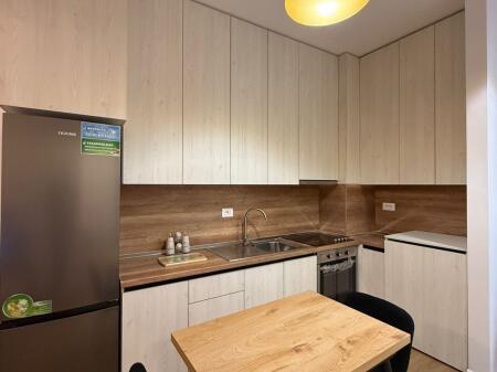 🏢Ne zonen e Ali Demit ,Rezidenca Kadiu jepet me qera apartament 1+1,i sapo mobiluar.50,000Leke