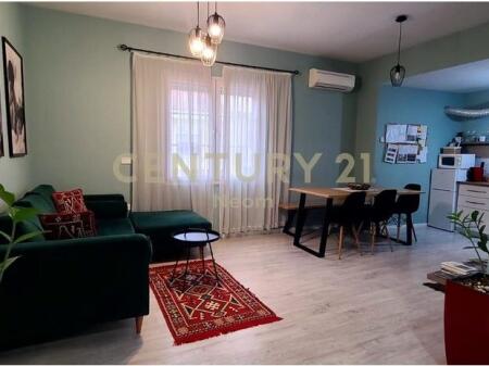 Apartament modern 2+1 me qira në Rrugën e Durrësit