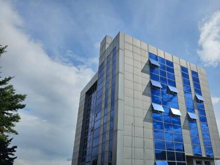 JEPET ME QIRA GODINE MULTIFUNKSIONALE