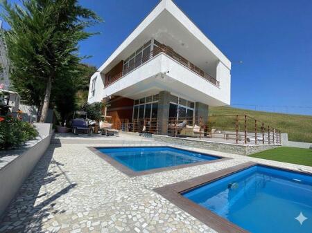 For rent, 2-Storey Villa with pool, Farkë, Tirana.