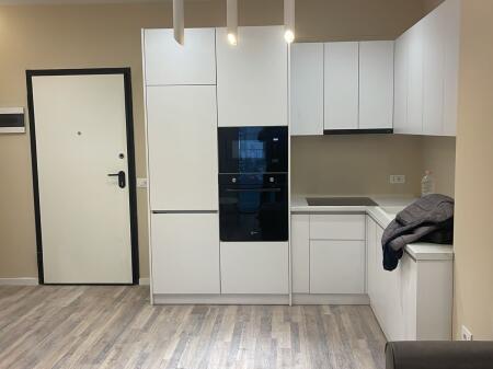 Apartment 1+1 for rent located on the 6th floor, in the area of Rruga 5 Maj, one of the most sought-after areas for access and services 🏙️  The apartment is organized into: ✨ Living room with kitchen ✨ 1 bedroom ✨ 1 bathroom  💰 Price: 50,000 lek/month 📍 Area with quick access to the center, urban transport, markets, and other facilities  Ideal for a couple or individual seeking comfort and a favorable location 🌿