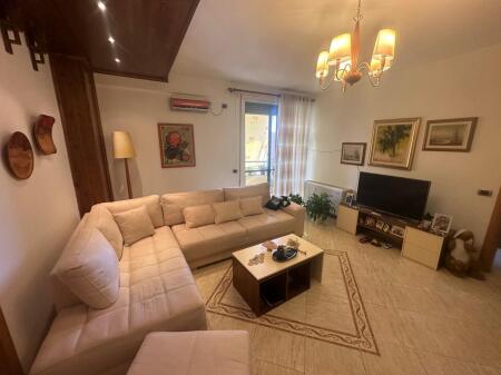 🏢Tek Pazari i Ri shitet apartament 2+1+2,i mobiluar  220,000 EURO