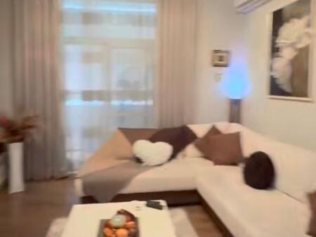 2+1,mbrapa globe te ish parku,cmimi 220.000 euro