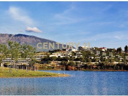 Appartamento 1+1 con balcone e vista sul lago nella residenza Farka Lake Front.