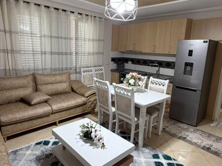 Appartamento 2+1 in affitto – Zogu i Zi, di fronte a Ring Center.