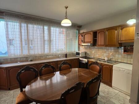 Villa floor for rent on Kavaja Street, near Garden Building!