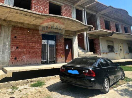 Okazion! Shiten 2 Shtëpi Private 3-Katëshe – Vlorë