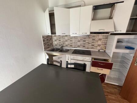 Apartament me qira 5 minuta nga spitali amerikan 3